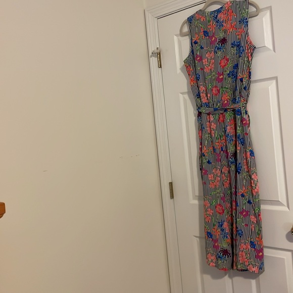 Spense striking striped & floral jumpsuit! Tie at waist. Falls mid calf. Size M. - Picture 10 of 13